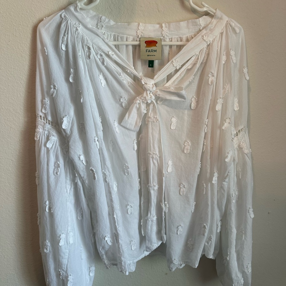 FARM Rio White Pineapple Embroidered Long Sleeve Blouse